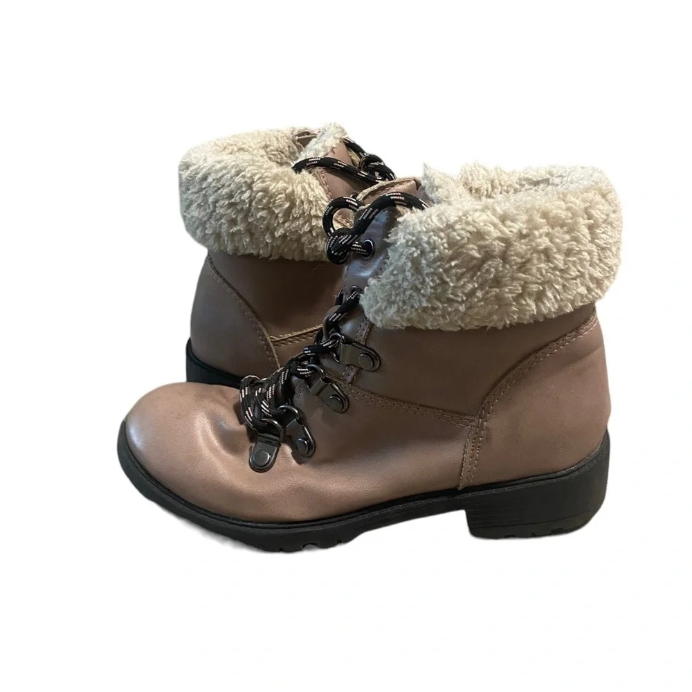 Steve Madden Jxeenia Faux Fur Boots Size 1 Mauve Color With Zippers